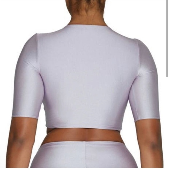 Naked Wardrobe The Sleek T Crop Top in Lavender Purple Extra Small NWT - Picture 2 of 12